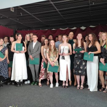 Odovzdávanie maturitných vysvedčení – Beetles, Ants