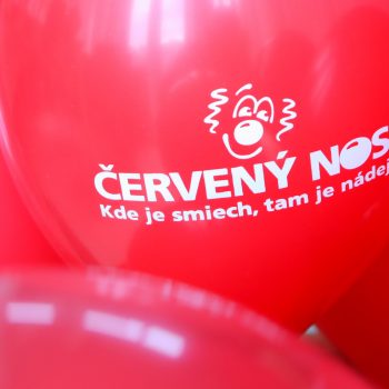 Červený nos – Anchors, Bees, Lights, Crew