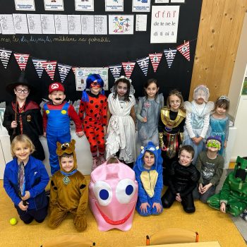 Karneval – Lights, Bees, Anchors, Crew