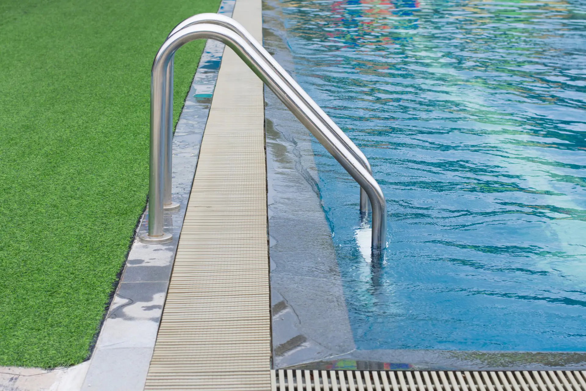 Nowoczesny basen premium